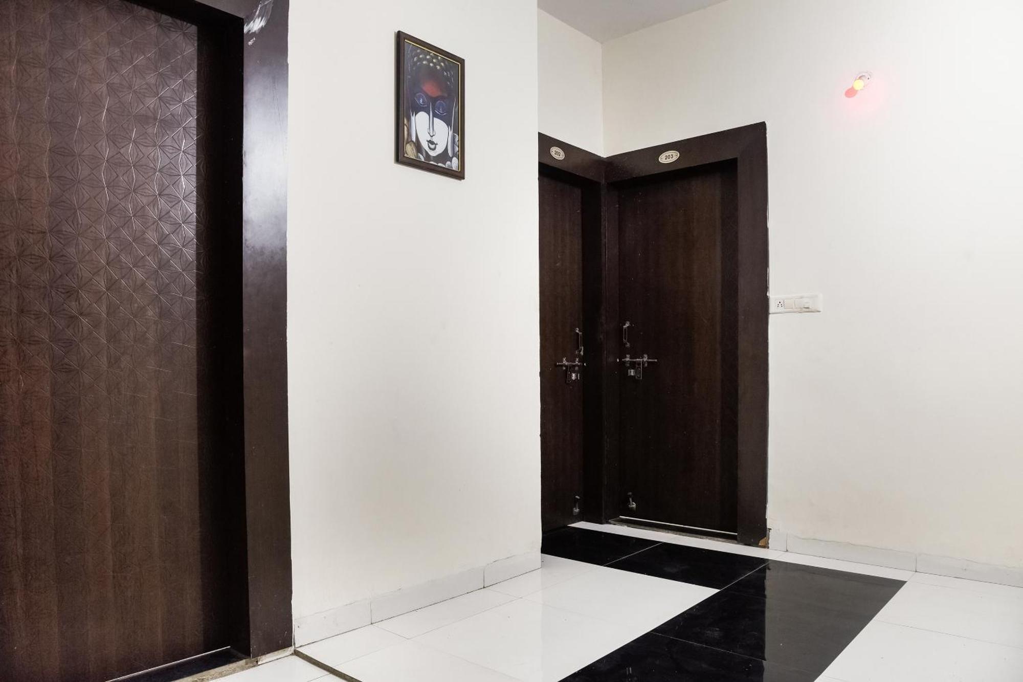 Hotel O Radhika Palace Bhopal Zewnętrze zdjęcie